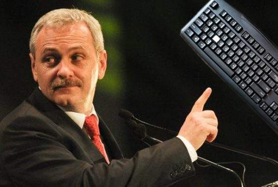 Proiect legislativ. Tastaturile româneşti nu vor mai avea litera D, ca să nu mai scrie jurnaliştii despre Dragnea