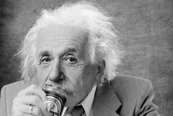 S-a dovedit că Einstein avea dreptate! E foarte greu să bei bere la cutie când ai mustaţă