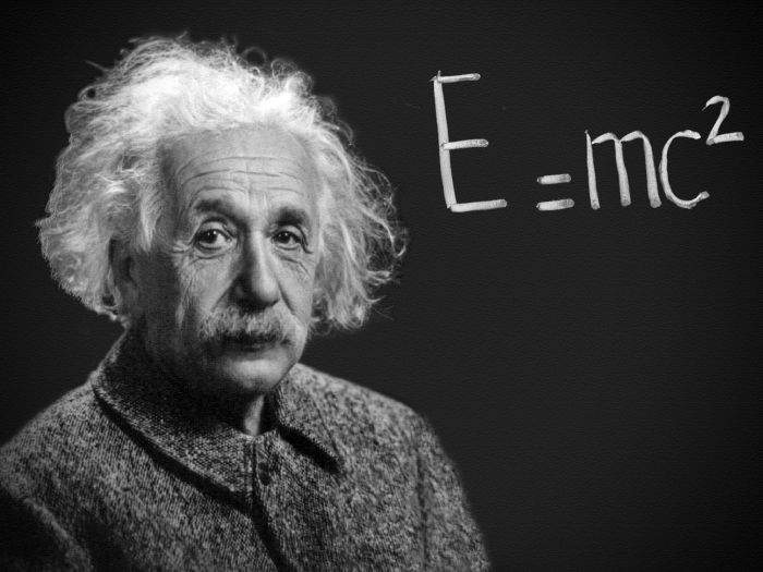 Einstein, geniul neînţeles. Chiar şi acum lumea crede că E=mc2 e o formulă de calcul pentru numărul de E-uri din mâncare