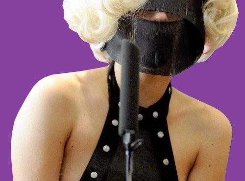 Elena Udrea vrea să devină anonimă: va apărea în public doar cu o mască pe faţă