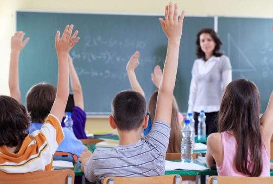 Educaţia e pe calea cea bună! Pentru că încă n-au manuale, copiii de clasa I sunt mai deştepţi!