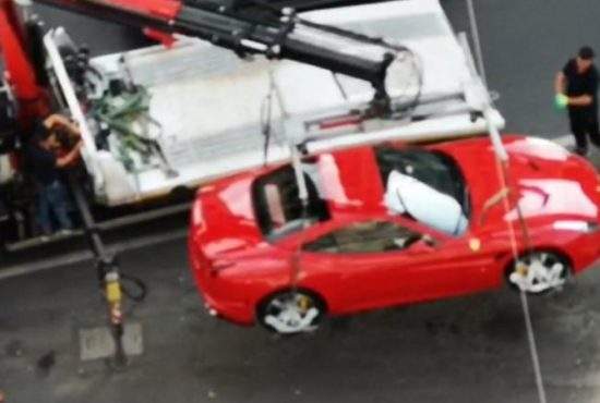 Coadă la Ridicări Auto. Sute de români vor să dea 500 lei ca să recupereze ei Ferrari-ul