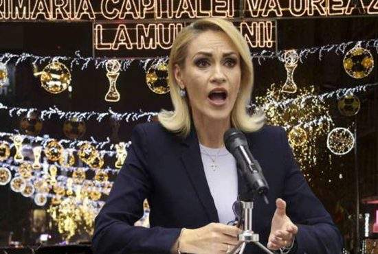 Comandament de iarnă. Firea ia în calcul repornirea URGENTĂ a luminiţelor de Crăciun