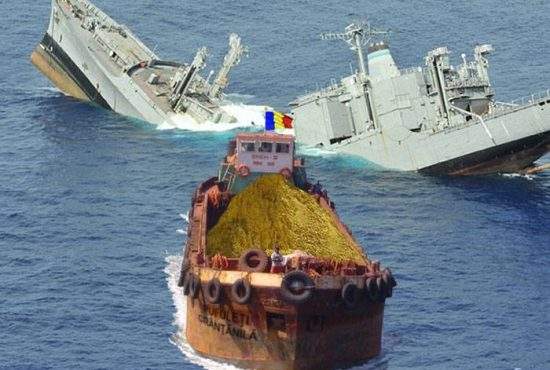 Alte incidente în Marea Neagră! O barjă care transporta pufuleți a scufundat 5 fregate rusești
