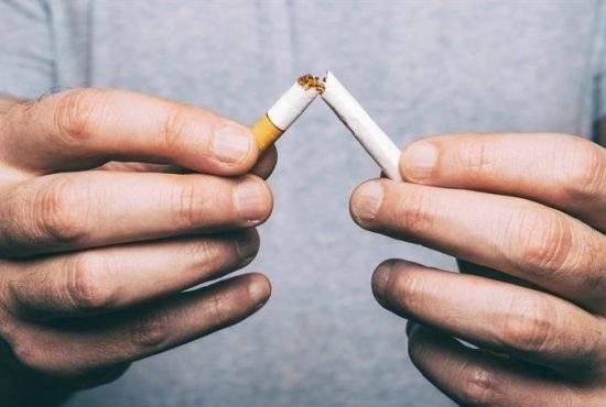 Ambiţios! Un român şi-a dat demisia ca să nu mai aibă bani de ţigări