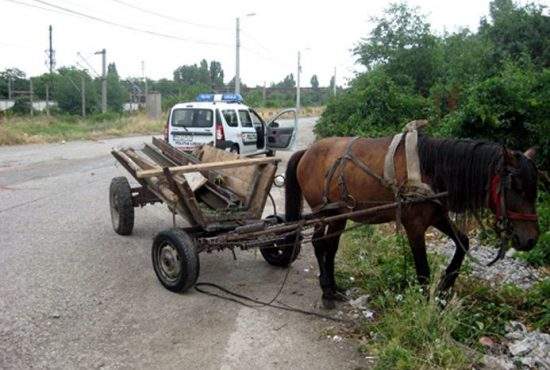 Cetățeni responsabili din Țăndărei au furat calea ferată, ca să izoleze complet orașul