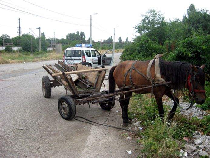 Cetățeni responsabili din Țăndărei au furat calea ferată, ca să izoleze complet orașul