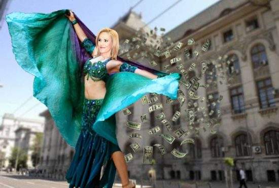 Gabi Firea le-a arătat cum se face. A ieşit dansând din Primărie şi a lăsat gaură 1 miliard de euro