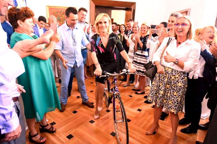 20 de lucruri despre voucherele de 500 de lei pentru biciclete promise de Gabi Firea