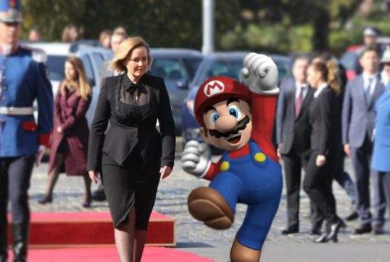 Carmen Dan, gafă majoră în Italia. L-a confundat pe Mario cu fratele lui, Luigi