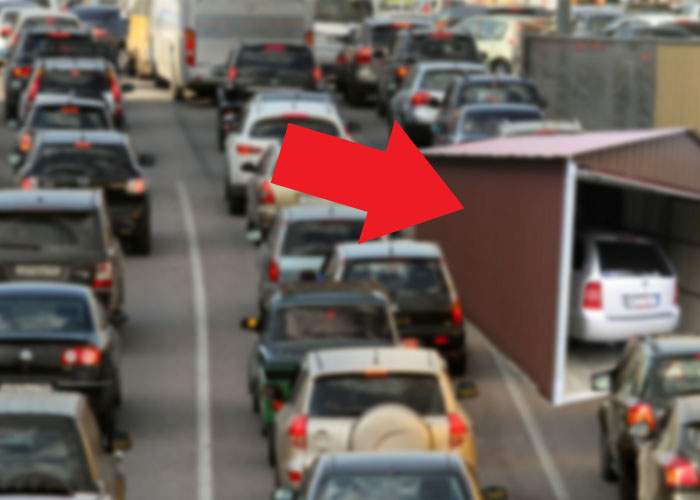 Grijuliu! Un bucureștean blocat în trafic de câteva ore și-a făcut deja garaj în jurul mașinii