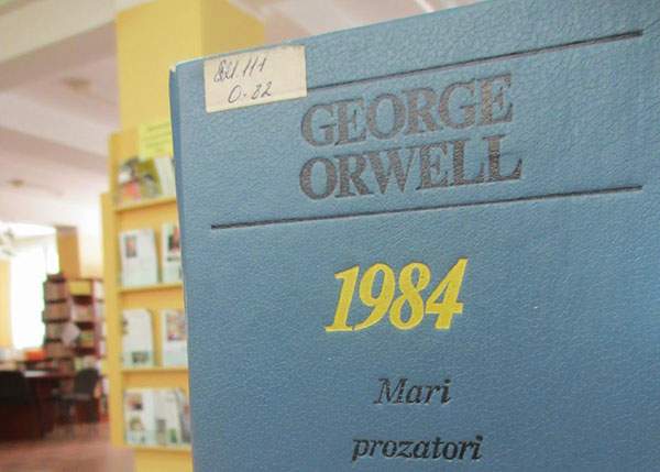 Biblioteca Metropolitană Caracal reclamă dispariția volumelor 1-1983 din opera lui George Orwell