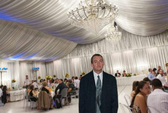 Care protecţie socială? Un român a fost anul ăsta la peste 20 de nunţi şi statul nu l-a ajutat cu nimic
