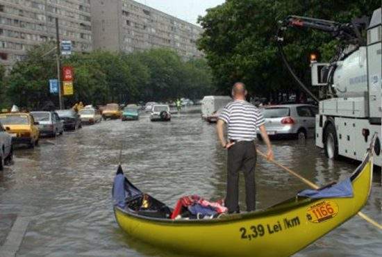 Speculă! Gondolierii din București au mărit tarifele cu 50%
