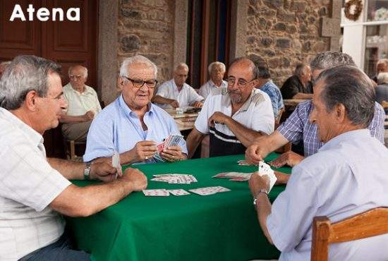 Fotogalerie! Grecii așteaptă cu sufletul la gură rezultatele negocierilor cu creditorii europeni