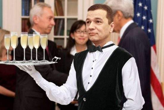 Sorin Grindeanu, invitat la o recepție la Ambasada SUA, să înlocuiască un chelner care s-a îmbolnăvit