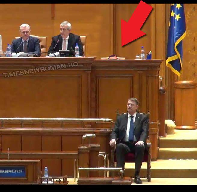 Exclusiv! Grindeanu a fost și el azi în Parlament, dar era pe un scaun foarte mic, în spatele lui Dragnea