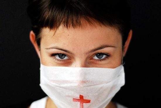 Medicii nu recomandă virusul gripal persoanelor care practică strănutul franţuzesc!