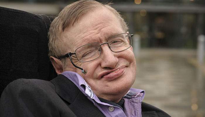 Stephen Hawking are discurs anti-Dumnezeu din tinereţe, de când ploaia i-a stricat un grătar