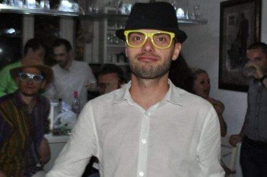 Cercetătorii hipsteri au stabilit că viaţa de apoi nu există: Nimeni nu a dat Check In de acolo