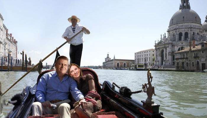 Chiar îi pasă! Iohannis a rezervat două săptămâni la un hotel din Veneţia, ca să sesizeze Comisia pe Legile Justiţiei