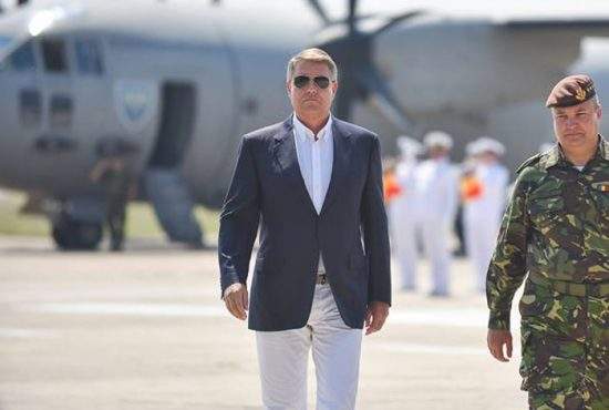 Reacţiile planetei la imaginile cu Iohannis la baza militară de la Kogălniceanu