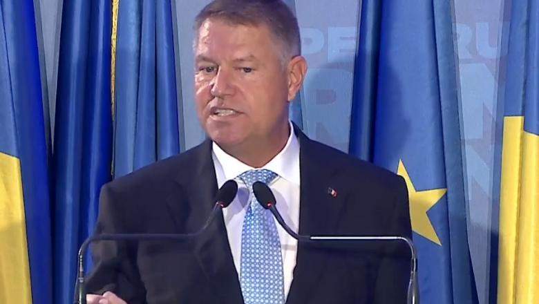 Iohannis o contrazice pe Firea: La conferinţele mele, eu sunt singurul care NU cască