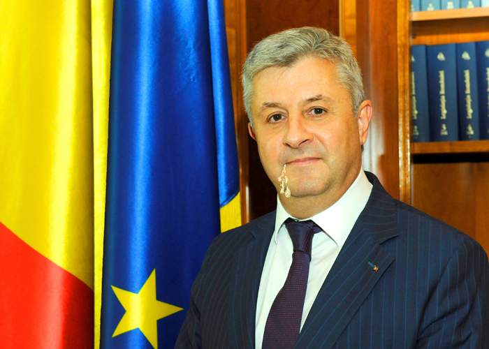 Pentru că nu poate termina frazele, Iordache va primi la conferinţe de presă întrebari grilă