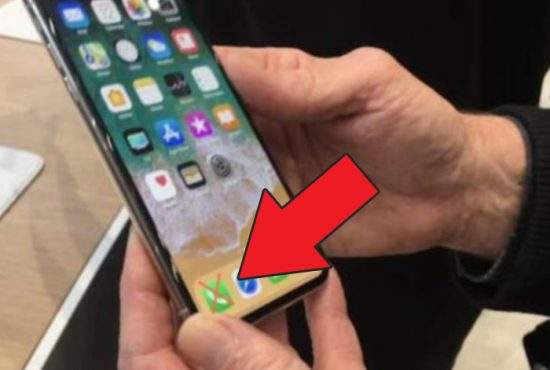 Noul iPhone X, primul telefon de pe care nu poţi face apeluri, pentru că oricum n-ai ce vorbi cu săracii ăia