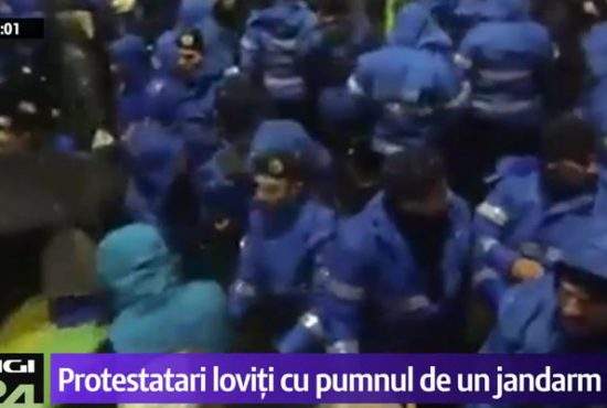 Jandarmeria neagă că agenţii bat protestatari la întâmplare: “Ei au ordine să-i bată în ordine alfabetică”