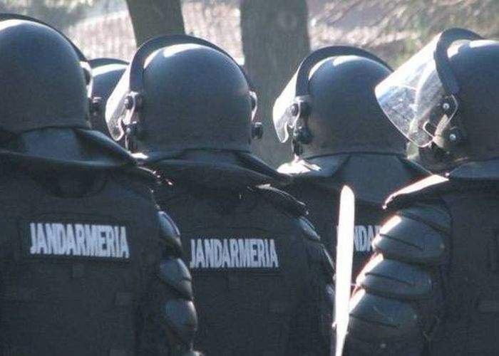 N-au stare! Când nu bat protestatari, jandarmii de la Pungeşti se abuzează sexual între ei