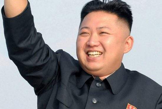 Kim îi obligă pe nordcoreeni să plescăie zilnic, ca să pară că au ce mânca