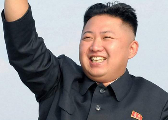 Misiune imposibilă pentru nord-coreeni! Acum Kim Jong-un îi obligă să aibă burtică şi fălcuţe ca el