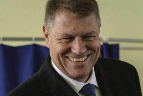 Klaus Iohannis, expulzat din Marea Britanie, pentru că n-a putut dovedi că are un loc de muncă