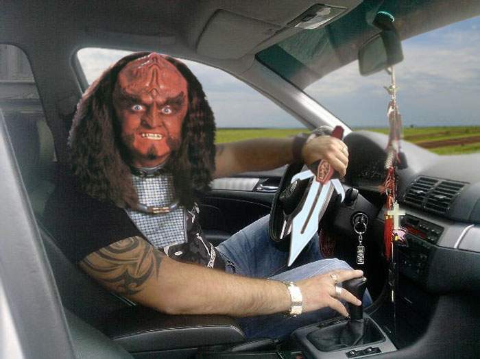 N-au pic de ruşine! Fiul unui deputat klingonian a fost prins cu Warp 5 pe Autostrada Soarelui