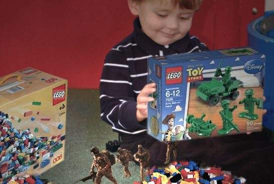 Un băieţel a găsit armata statului Liechtenstein într-o cutie Lego