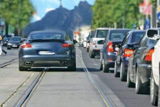 Pe DN1 va fi făcută o linie de tramvai, ca să poată şmecherii să se bage în faţă