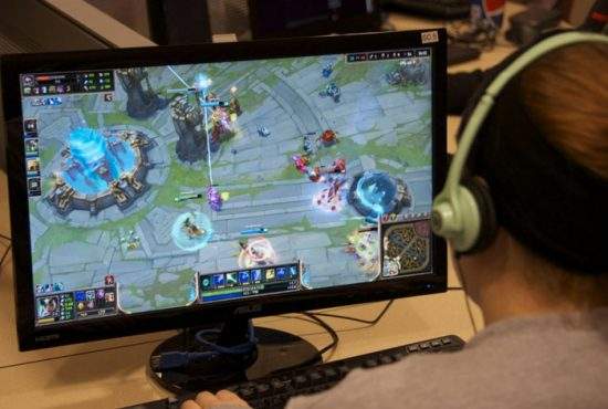 Noroc chior la Bac! Unui tânăr i-a căzut League of Legends la proba de competenţe digitale