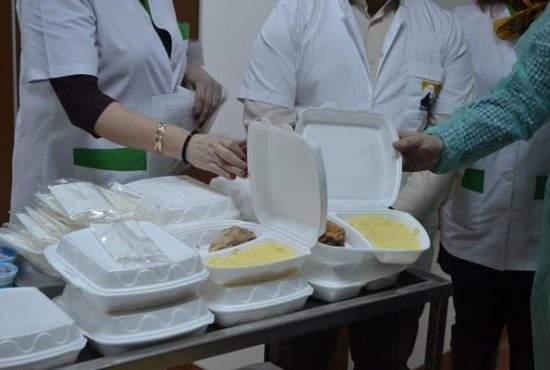 40 de români au fost internaţi în spital după ce au consumat mâncare de la un alt spital