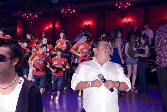 Piţurcă ştie punctul forte al tricolorilor! În loc de antrenamente, îi pune să danseze pe manele