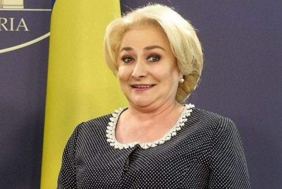 Mantled baboon says Romanians who speak English don’t necessarily love their country