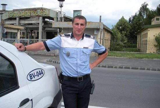 Compromis la Poliţia Rutieră Braşov. Godină, demis şi înlocuit cu băiatul doamnei de la Crucea Roşie