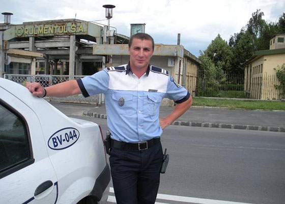 Compromis la Poliţia Rutieră Braşov. Godină, demis şi înlocuit cu băiatul doamnei de la Crucea Roşie