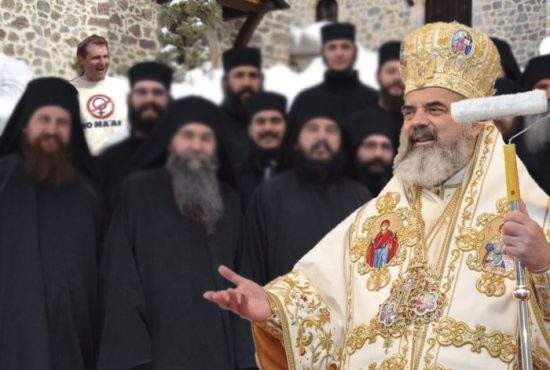 Patriarhul ne vine în ajutor! Contra cost, orice bărbat va putea fi călugăr între 1 şi 8 martie