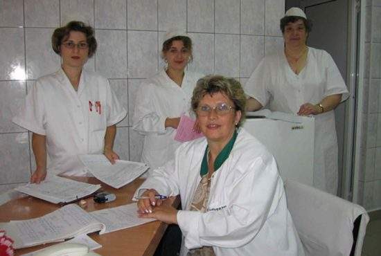 Câtă birocraţie! Acum cămătarii nu mai au voie să-ţi taie degetul fără trimitere de la medicul de familie