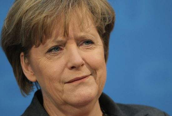 Merkel e totuşi femeie! Le-a închis graniţa sirienilor motivând: “Lasă, că ştiţi voi ce-aţi făcut”
