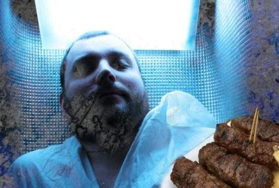 Un român a cerut să fie criogenat împreună cu patru mici, muştar,  pâine și o scobitoare