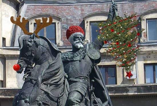 Căciula lui Mihai Viteazu va fi vopsită roșie, să pară că a venit moș Crăciun la Universitate