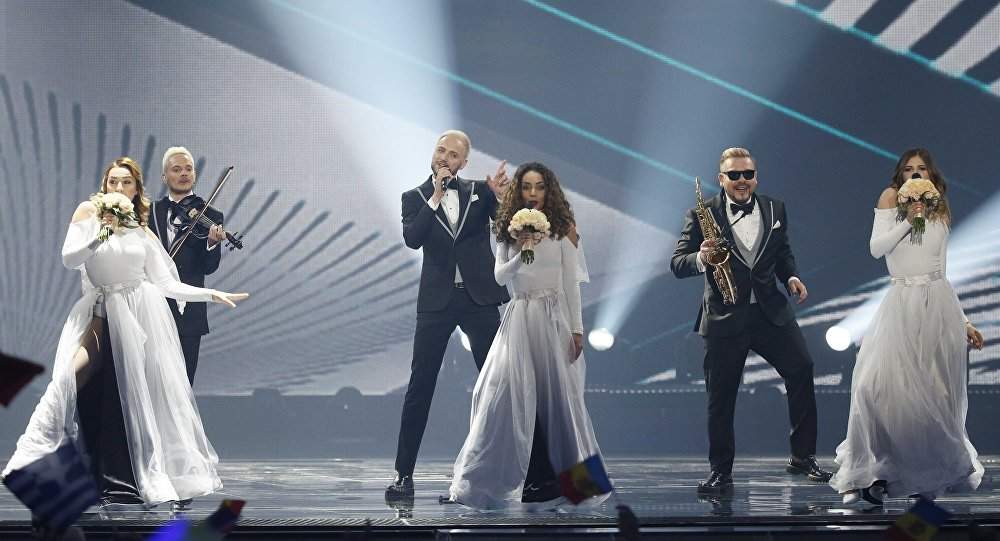 Supărați că nu le-am dat punctaj maxim la Eurovision, moldovenii au început să ne timbreze țigările de contrabandă