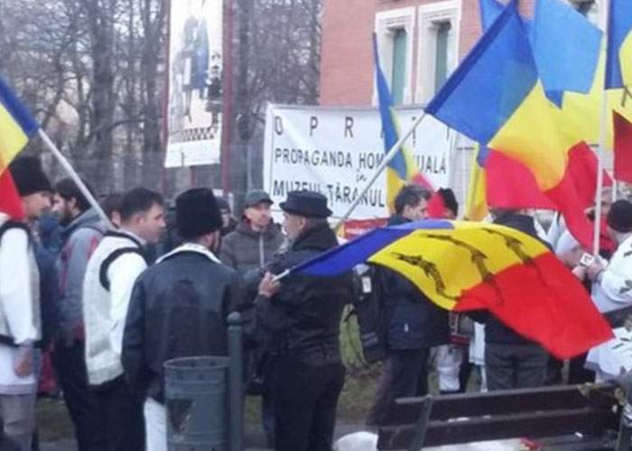 Proteste la Muzeul Ţăranului, după ce s-a anunţat că ai reducere la film dacă pe iubita ta o cheamă Valentin